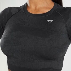 Gymshark Adapt Camo Seamless Lace Up Back Top in black/size small/good condition